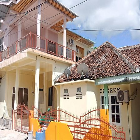 Wisma Pinggir Mitra Reddoorz Танджунг Пинанг Екстериор снимка