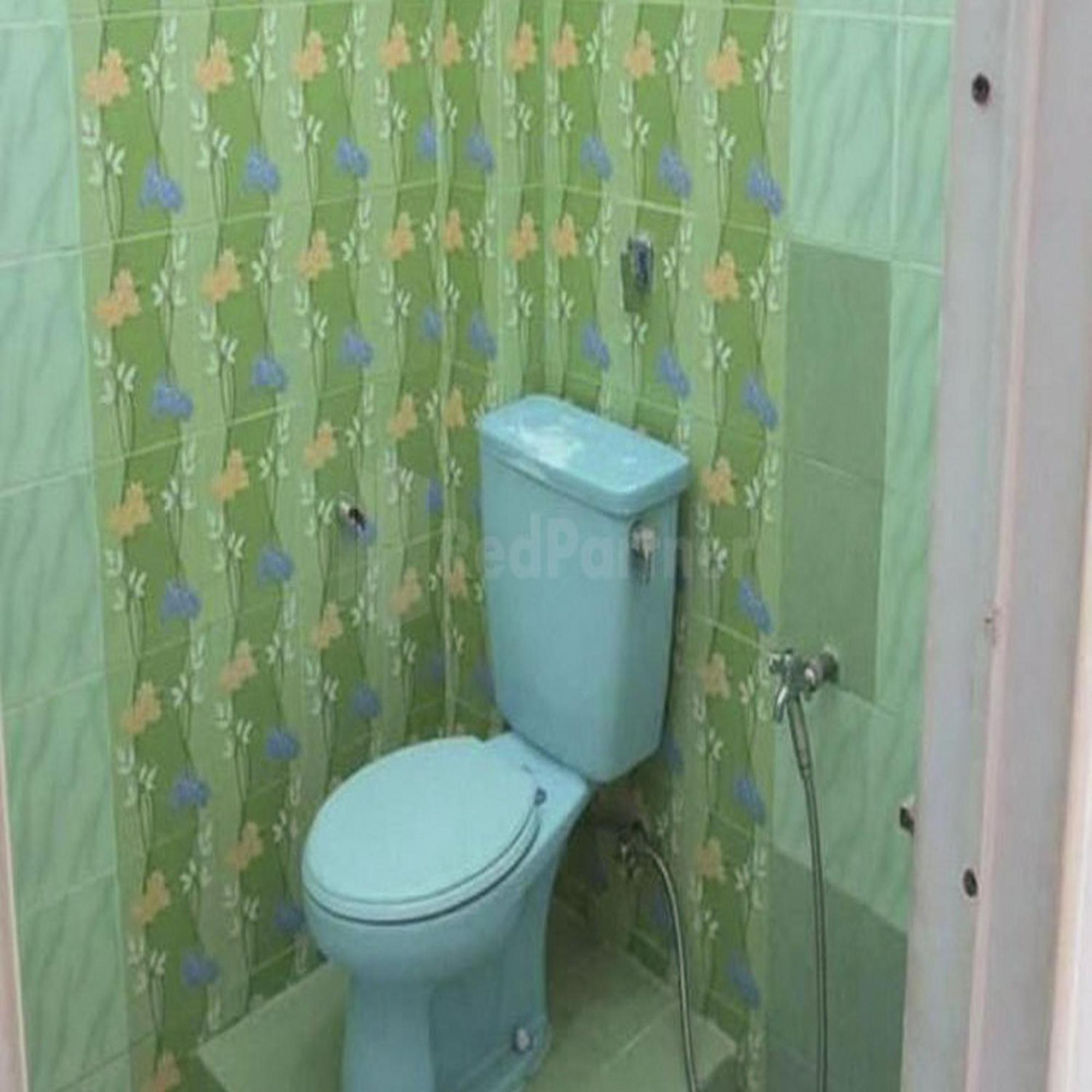 Wisma Pinggir Mitra Reddoorz Танджунг Пинанг Екстериор снимка
